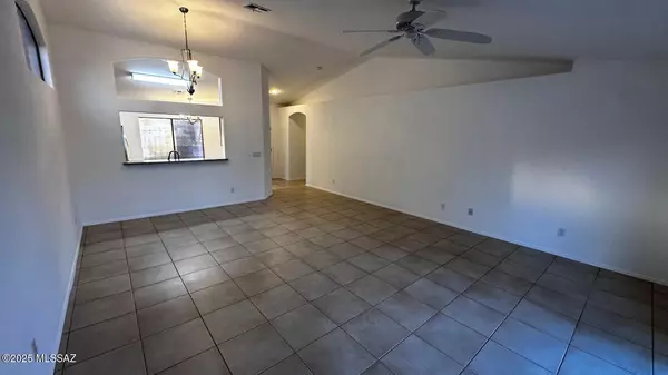 Tucson, AZ 85747,9755 Vía De Sisneroz