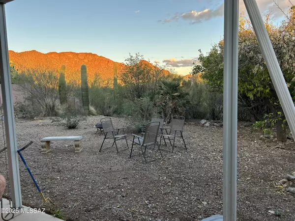 2121 S Doubletree LN, Tucson, AZ 85713