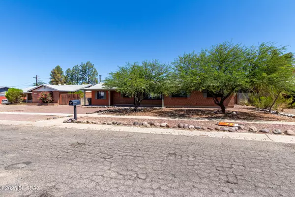 4801 E Helen ST, Tucson, AZ 85712