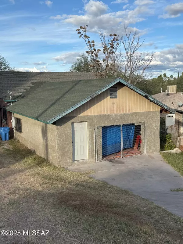 Nogales, AZ 85621,444 W Pajarito ST