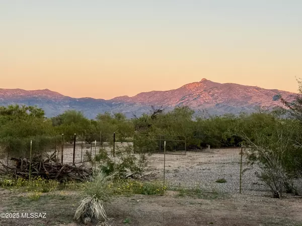 13625 E Crazy Horse TRL, Vail, AZ 85641