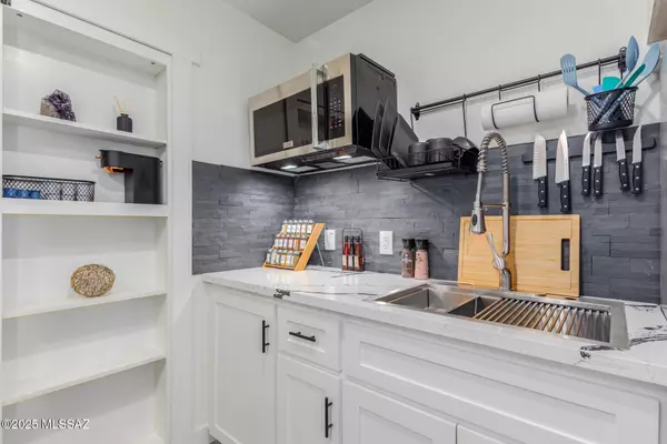 Tucson, AZ 85719,2238 E Grant RD #2