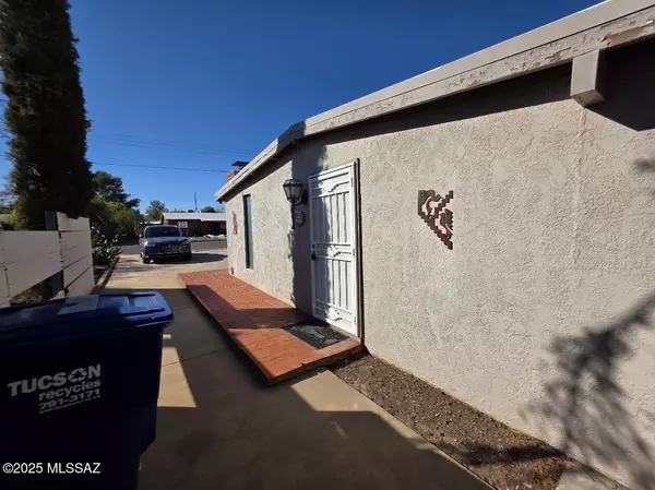 Tucson, AZ 85712,5741 E Mabel ST