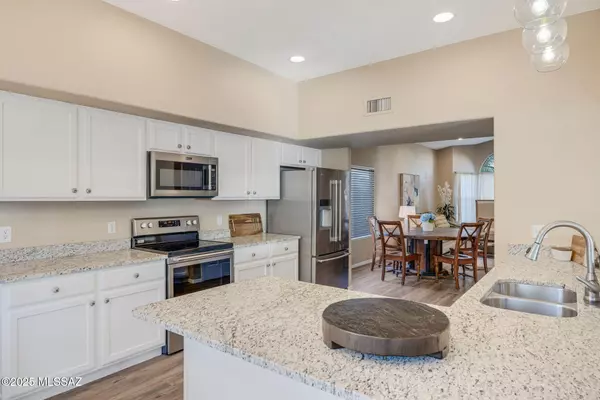 11143 N Divot DR, Tucson, AZ 85737