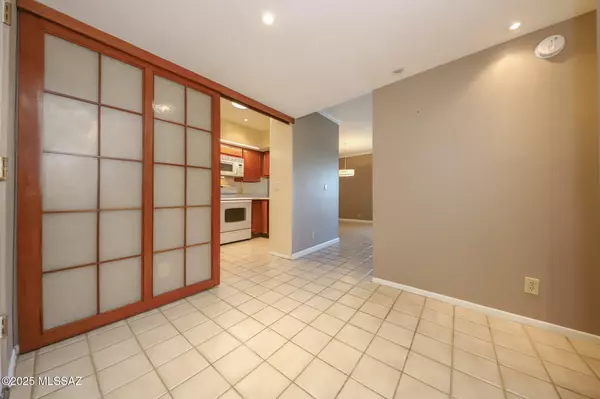 Tucson, AZ 85711,3940 E Timrod ST #269