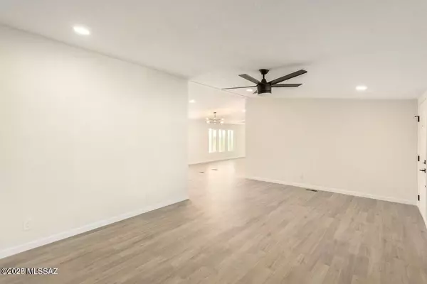 Tucson, AZ 85735,2125 S Calle Pomo