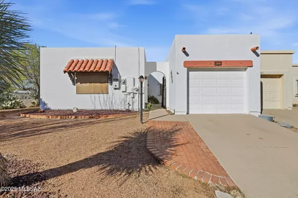 Green Valley, AZ 85614,871 N Camino De Luz