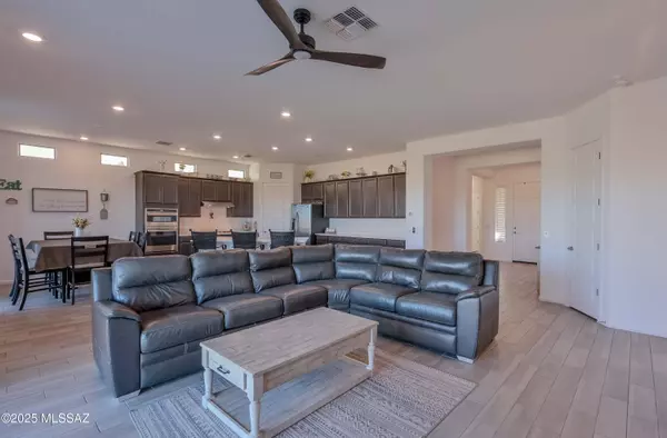 10843 N Cactus Point DR, Tucson, AZ 85742