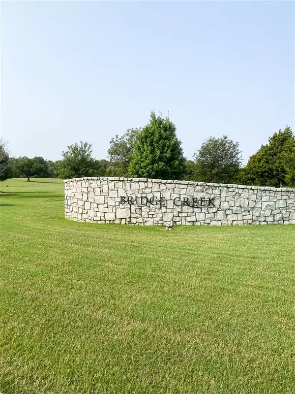 Enid, OK 73703,10 Oak Bridge Lane