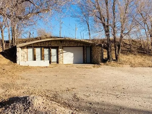Mooreland, OK 73852,124 S Spangler