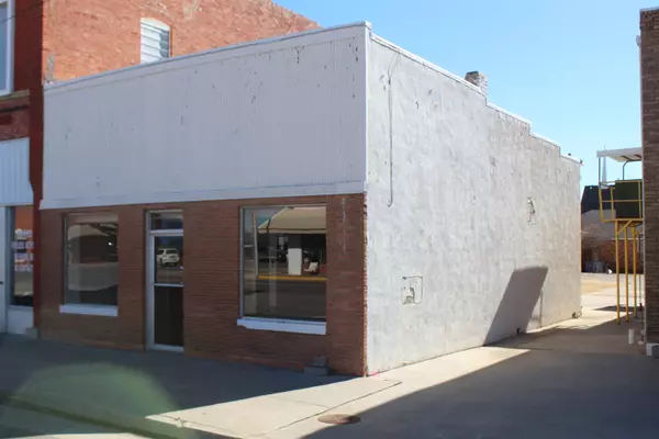 Vici, OK 73859,104 W Broadway