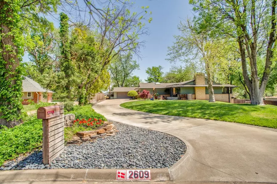 2609 Whippoorwill Ln, Enid, OK 73703