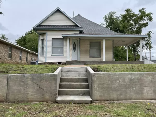 Enid, OK 73701,624 E Maine St