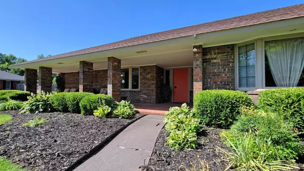 Enid, OK 73703,2015 Comanche Trail