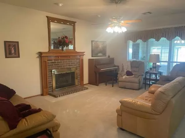 Enid, OK 73701,415 Okarche