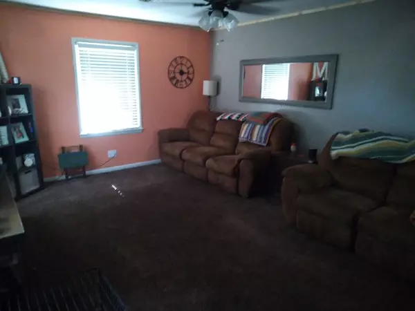 Enid, OK 73701,2605 E Maple