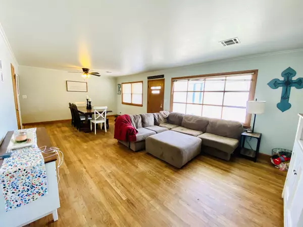 Enid, OK 73703,314 S Harding