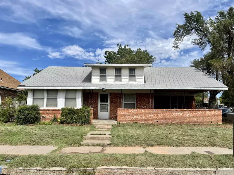 1420 8th St, Woodward, OK 73801