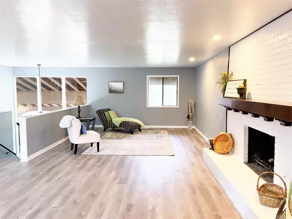 Enid, OK 73703,2502 Homestead