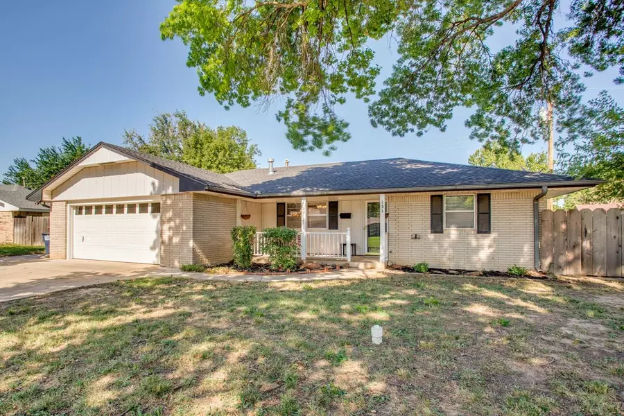 131 S Hoover, Enid, OK 73703