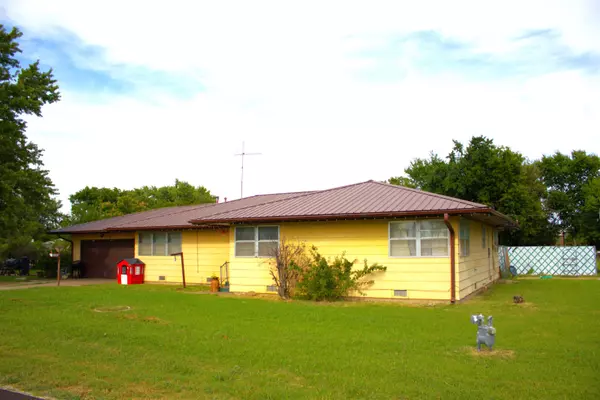 Hunter, OK 74640,113 N Missouri