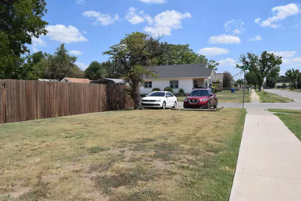 Enid, OK 73701,2022 E Randolph Ave