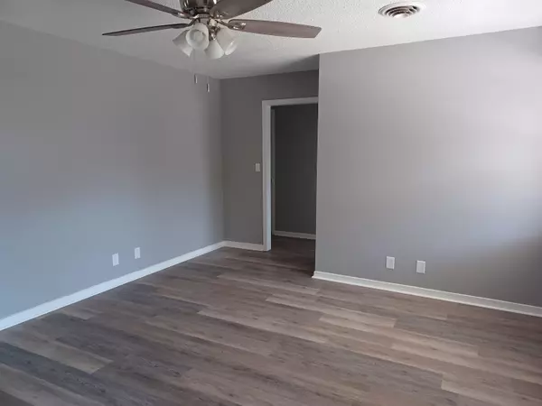 Enid, OK 73703,2718 W Elm