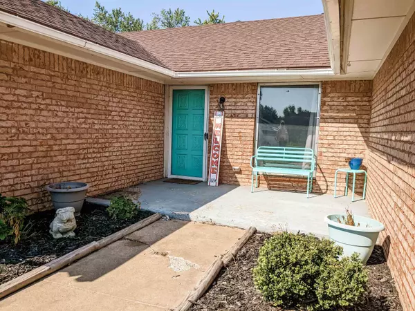 Enid, OK 73703,308 N Cimarron Dr