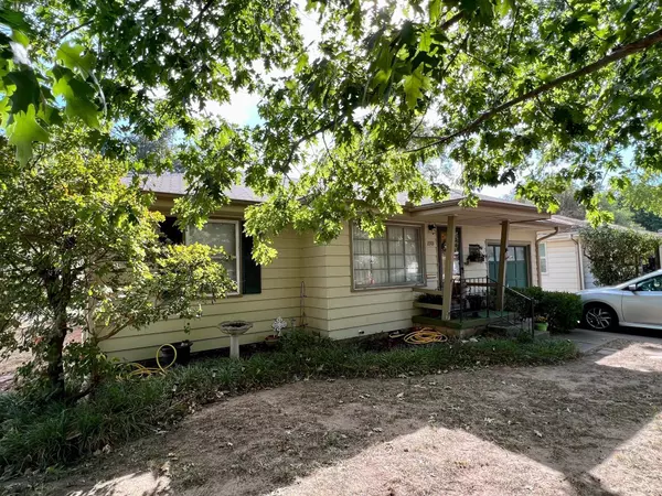 Enid, OK 73703-4212,2205 W Elm