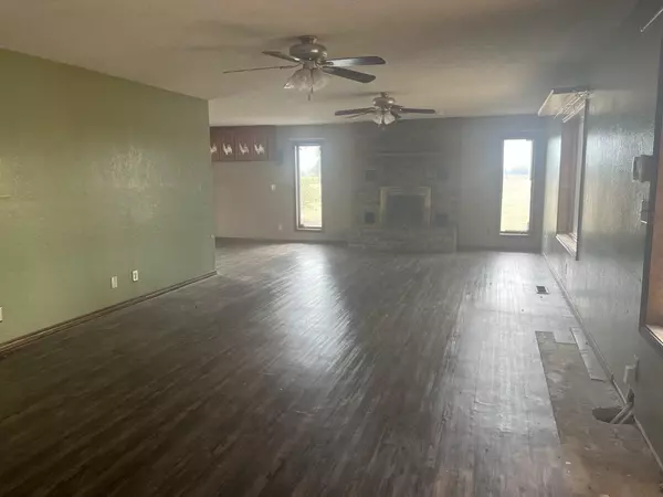 Enid, OK 73701,4721 Covered Wagon Trail