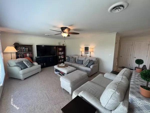 Guymon, OK 73942,6212 Lakeview Drive