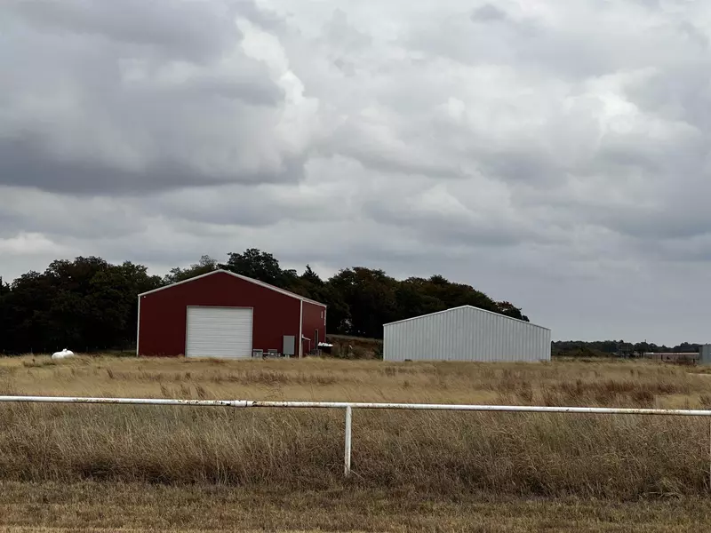 58300 S County Rd 250, Longdale, OK 73755