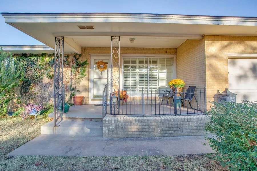 1410 Chickasaw Dr, Enid, OK 73703