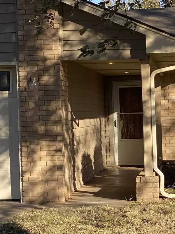 Enid, OK 73703,2825 Williamsburg