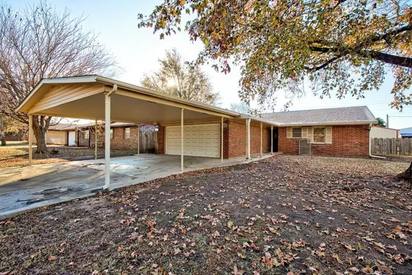 Pond Creek, OK 73766,115 W Dogwood Ave