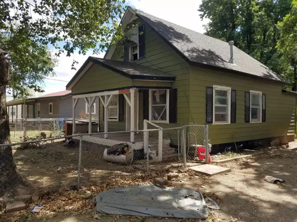 Enid, OK 73701,621 E Cornell