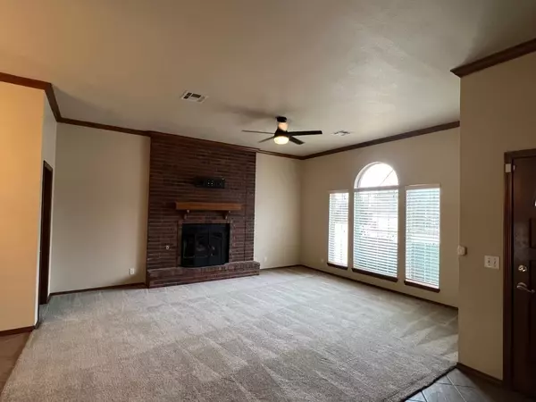 Enid, OK 73703,304 Oakdale