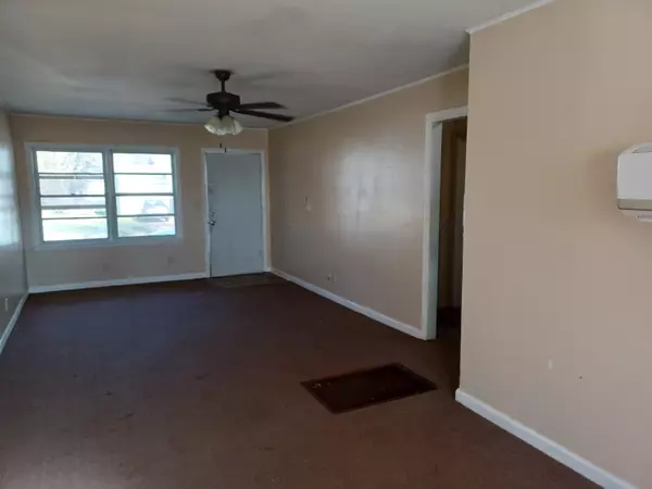 Enid, OK 73703,1321 W Hudson