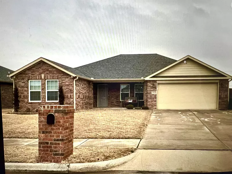 3815 Scarlet Ln, Enid, OK 73703