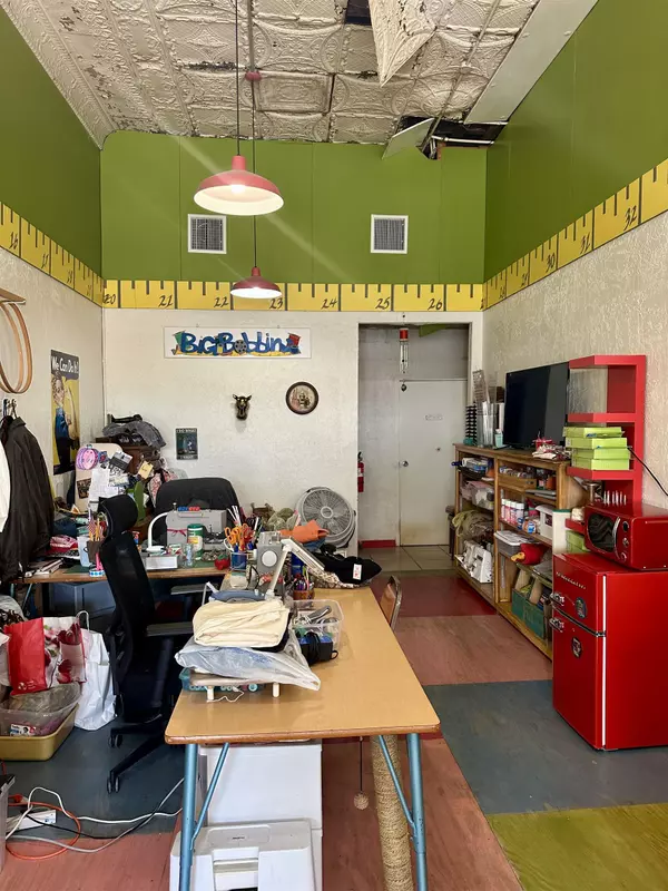 Watonga, OK 73772,121 E Main St