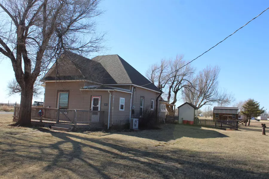 387 S D St, Mutual, OK 73853