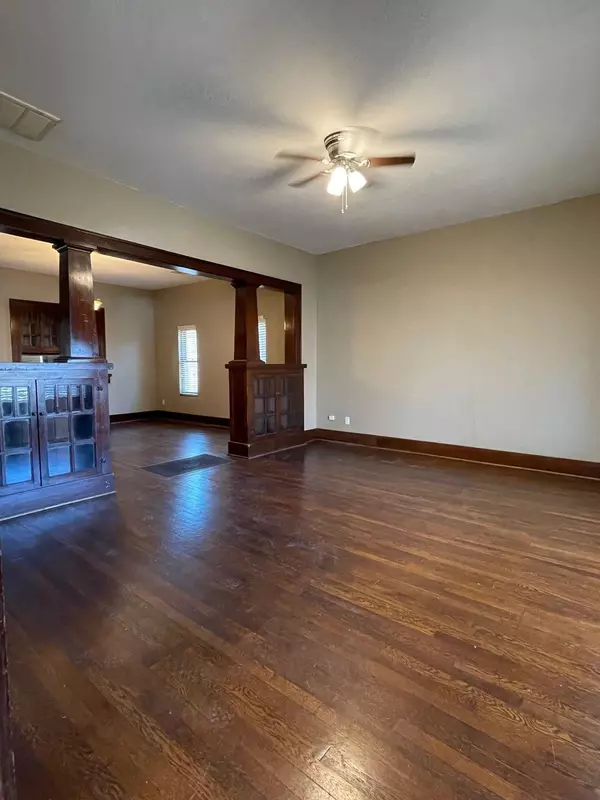 Enid, OK 73701,1621 E Broadway