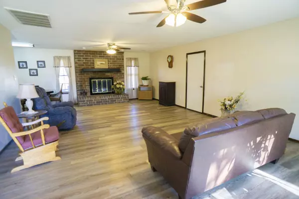 Woodward, OK 73801,2917 Essex Dr