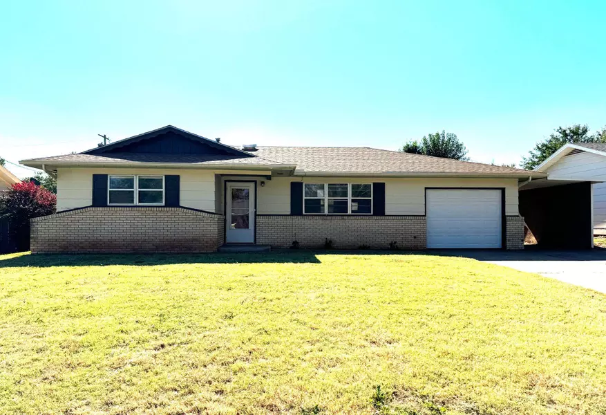 2233 Oak Ave, Woodward, OK 73801
