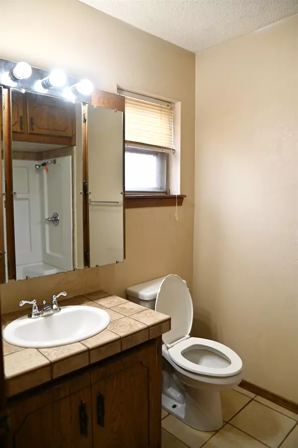 1014 Choctaw Alva, OK 73717