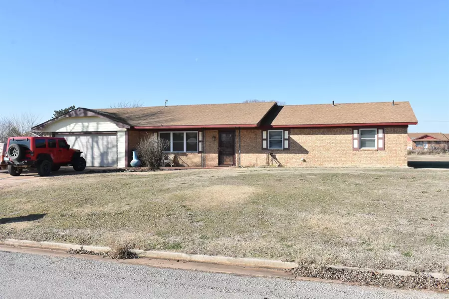 1059 Cottonwood, Wakita, OK 73771