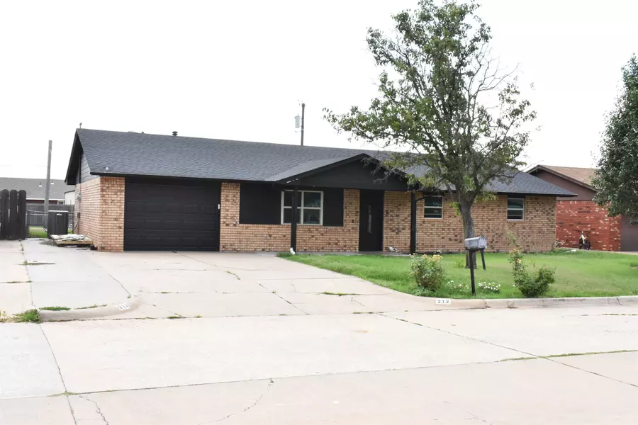 212 Vona Dr, Fairview, OK 73737