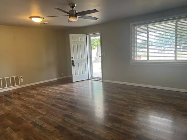 Cleo Springs, OK 73729,324 N 2nd St