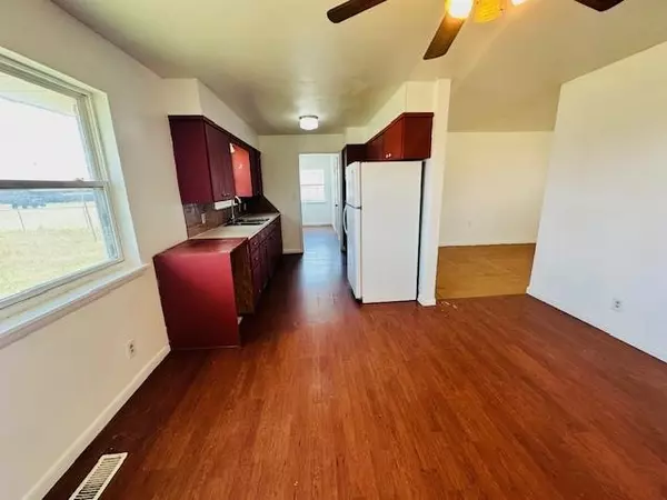 Gage, OK 73843,214 S Main St