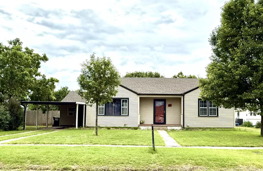 718 S Krouth St, Mooreland, OK 73852